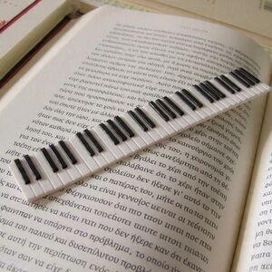 NWT Piano Bookmark - Black & White - 5in